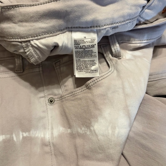 Old Navy Tie-Dye Rockstar Super Skinny High Ride Jeans - size 16, EUC - Picture 4 of 7